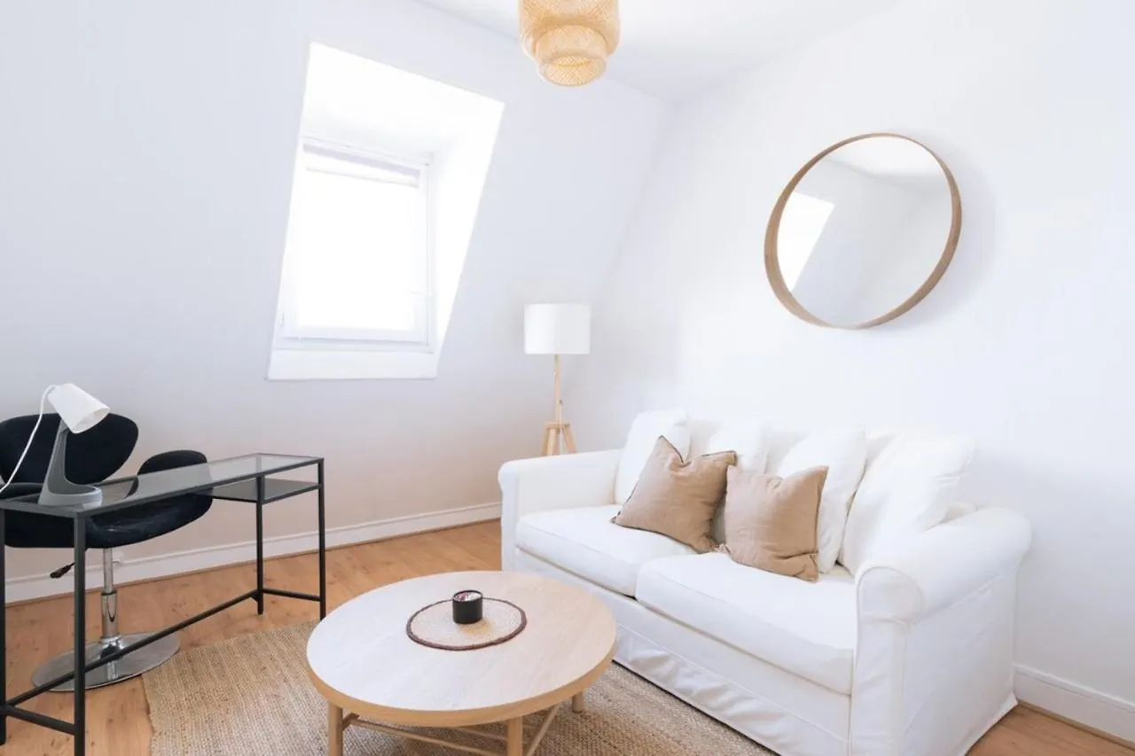 Chic Apartment W 2 Sofa Beds 18Th Arrondissement Paris 0*,